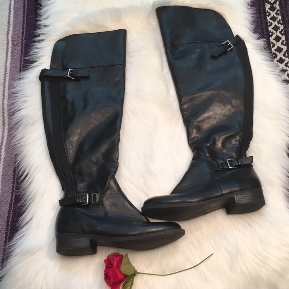 Shoes - Sold Black boots to the knee size 8